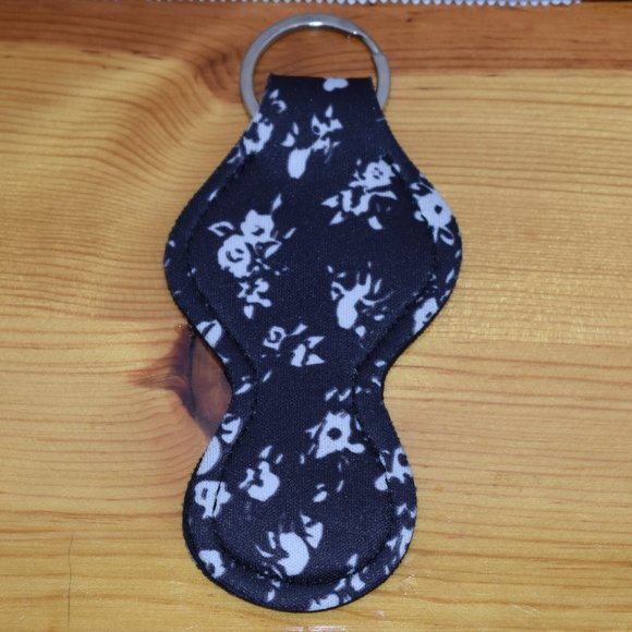 Chapstick Lip Balm Holder Keychain Black & White Floral Flower Design Style - Picture 3 of 6